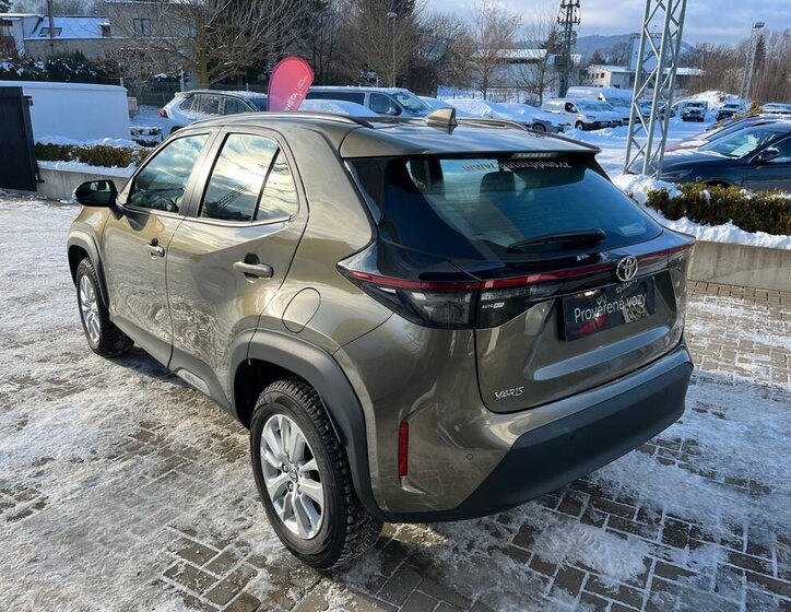 Toyota Yaris Cross 4