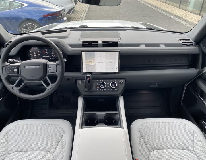 Land Rover Defender SUV 3,0 l 221 kw
