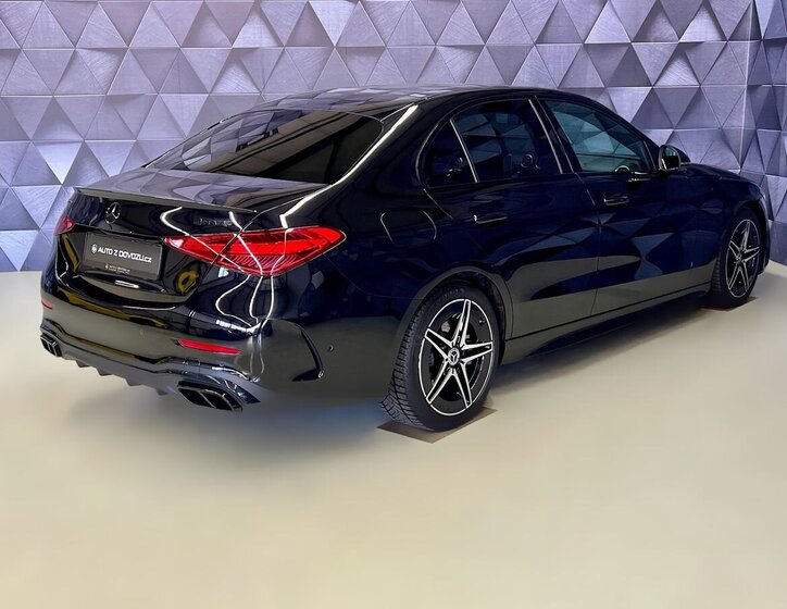 Mercedes-Benz Třídy C Sedan / Limuzína 2,0 l 190 kw