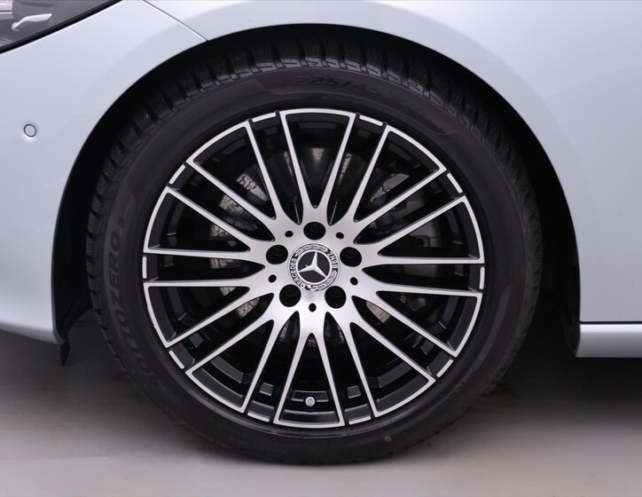 Mercedes-Benz Třídy C Sedan 1,5 l 150 kw