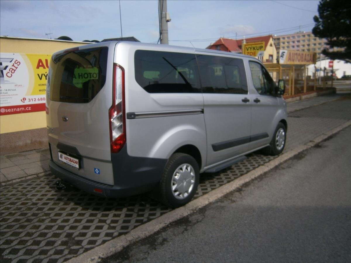 Ford Tourneo Custom Kombi 2,0 l 96 kw