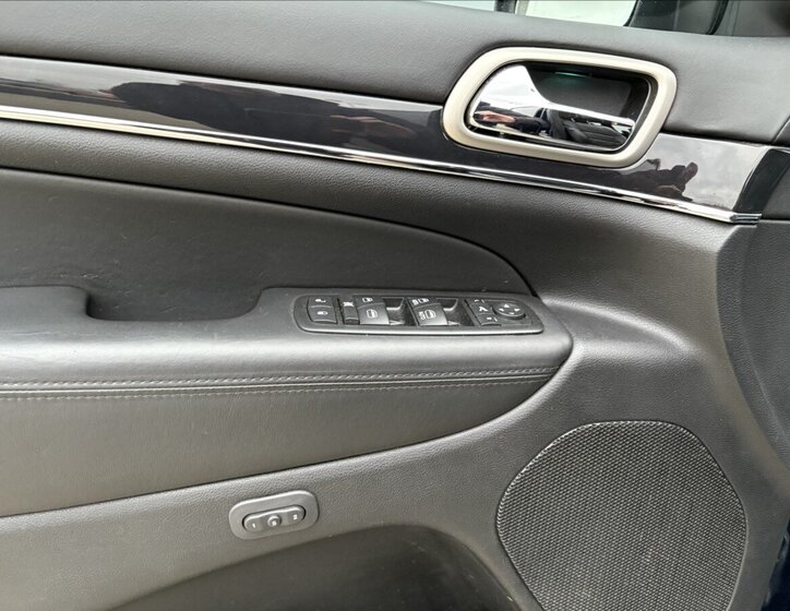 Jeep Grand Cherokee 18