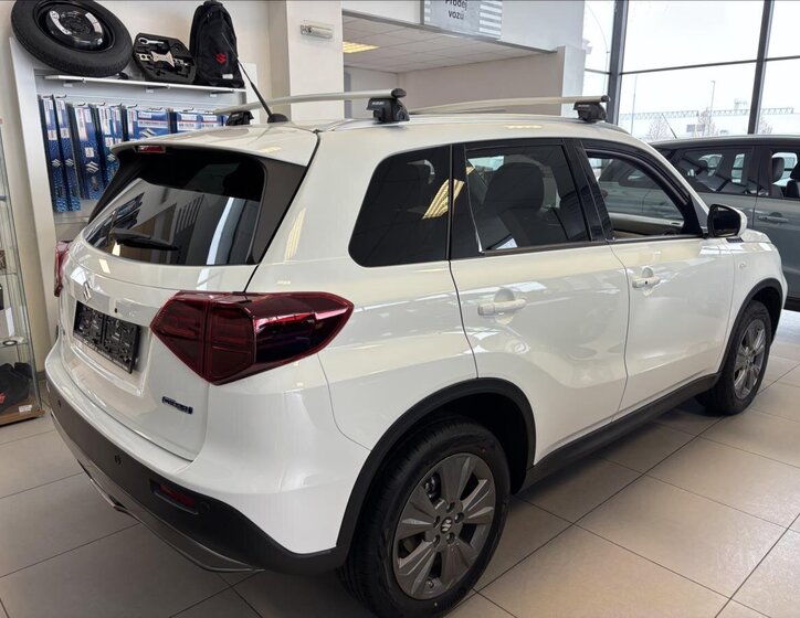 Suzuki Vitara SUV / Terénní 1,4 l 81 kw