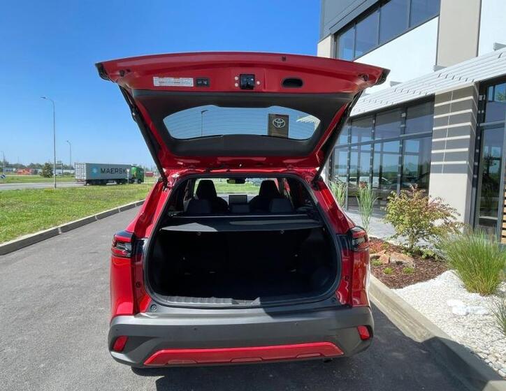 Toyota Corolla Cross 16