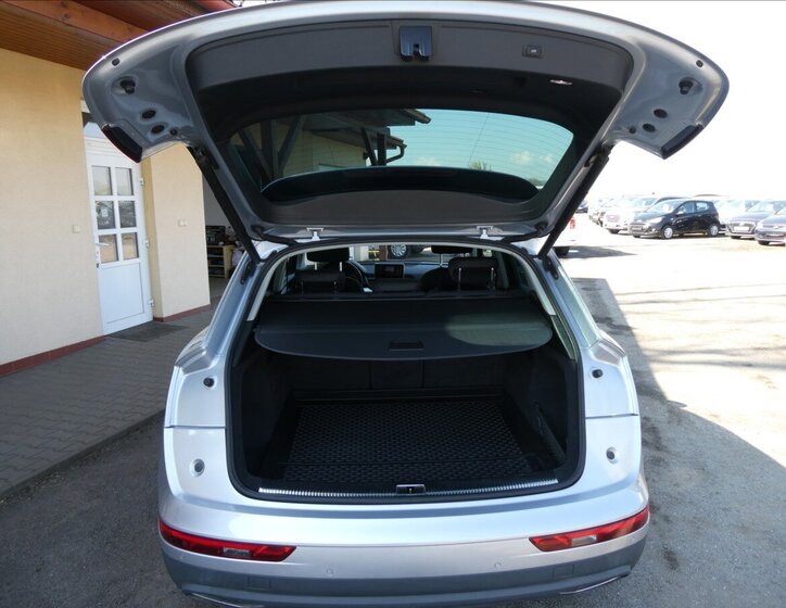 Audi Q5 SUV / Terénní 2,0 l 120 kw