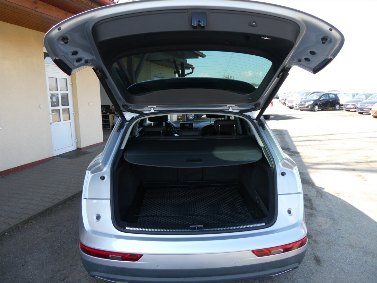 Audi Q5 SUV / Terénní 2,0 l 120 kw