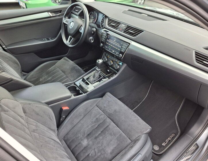 Škoda Superb Sedan / Limuzína 2,0 l 140 kw