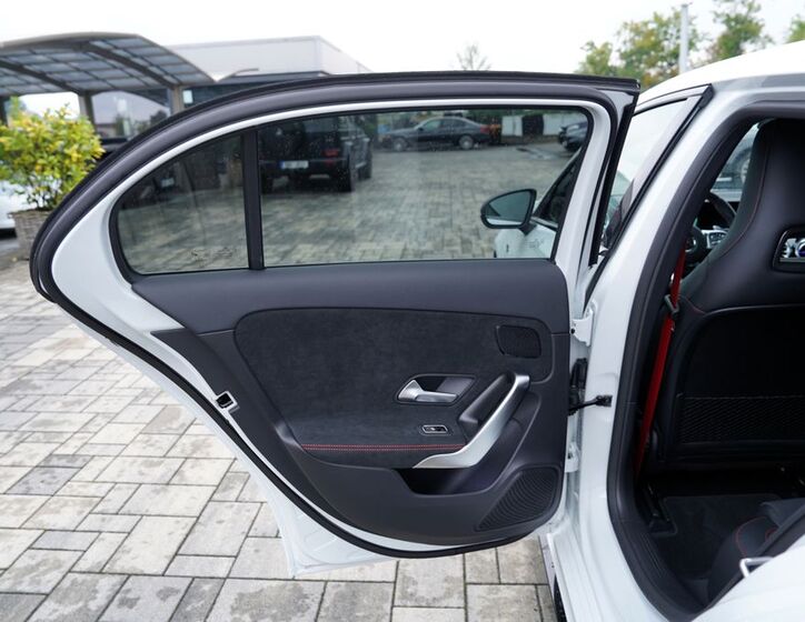 Mercedes-Benz Třídy A 24