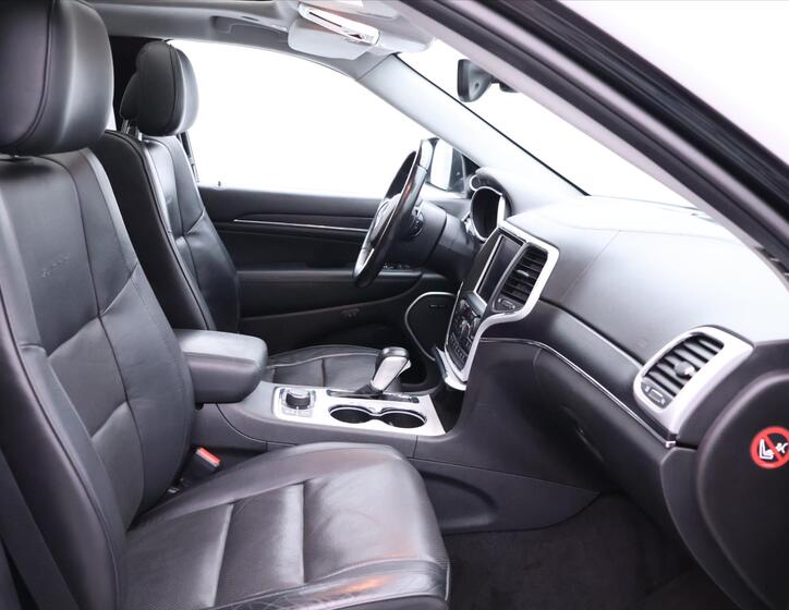 Jeep Grand Cherokee 12