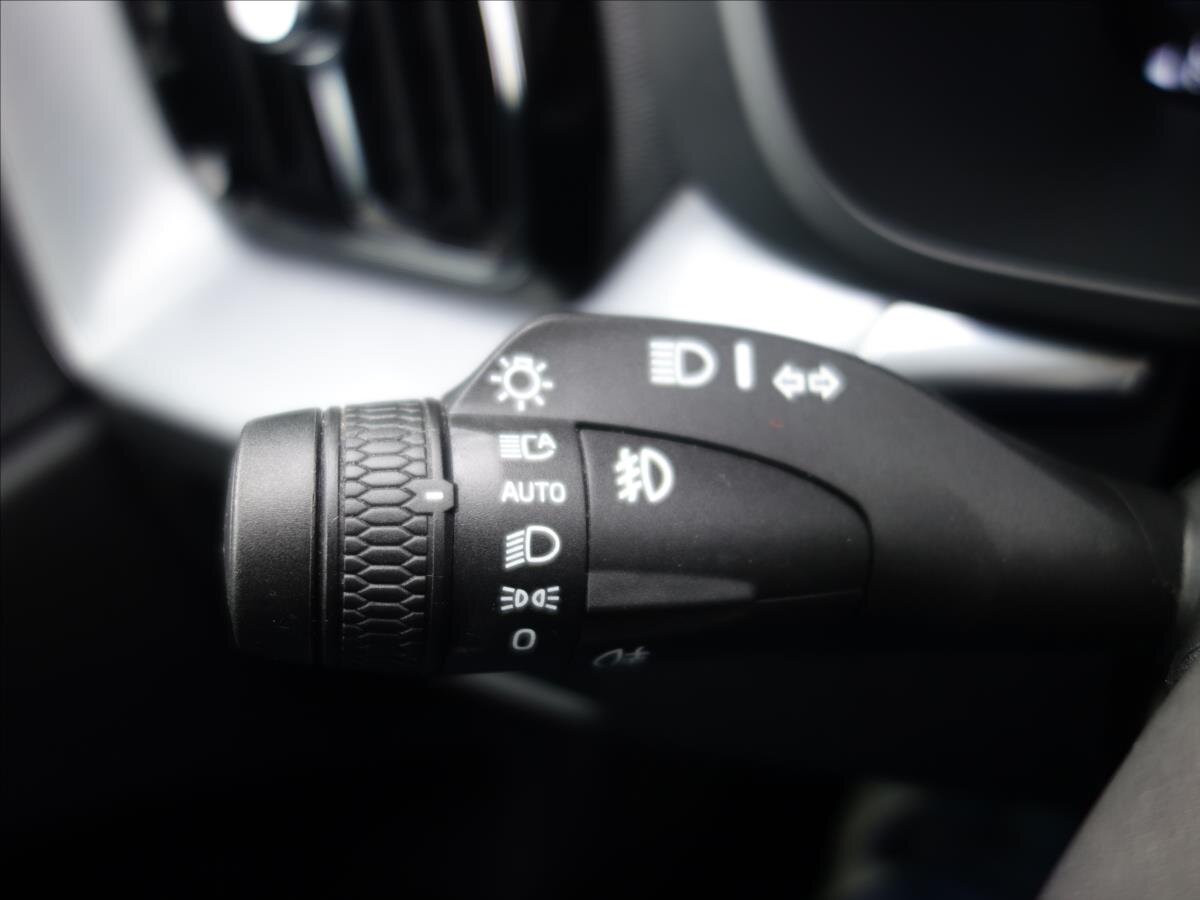 Volvo XC60 SUV / Terénní 2,0 l 110 kw