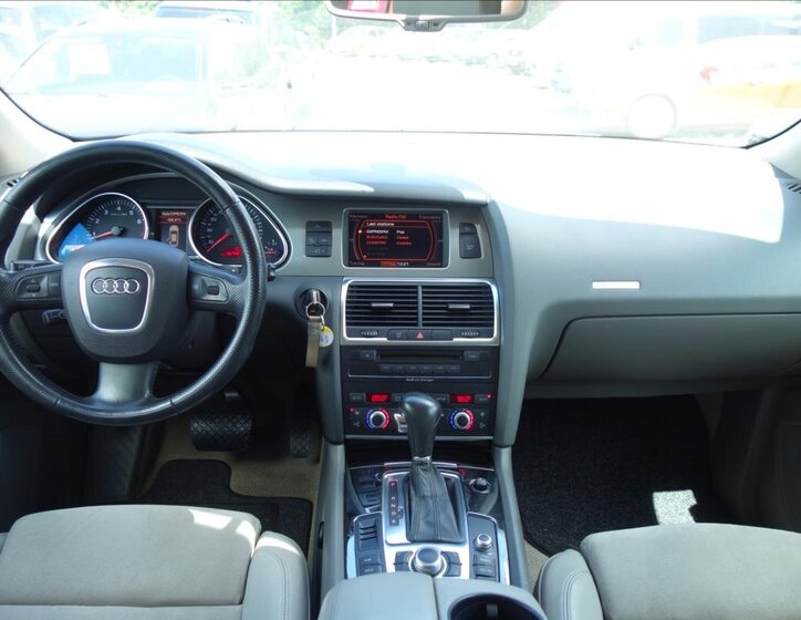 Audi Q7 SUV / Terénní 4,2 l 257 kw