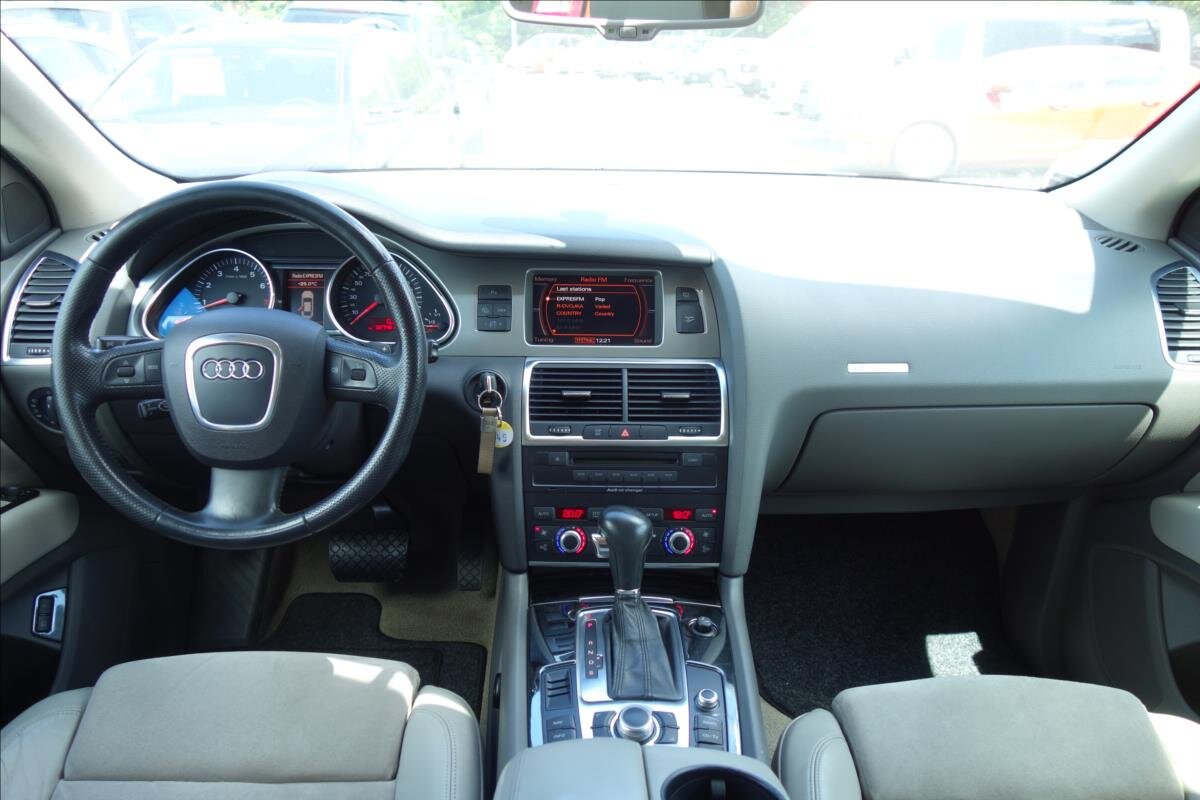 Audi Q7 SUV / Terénní 4,2 l 257 kw