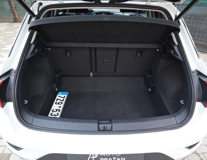 Volkswagen T-Roc CUV 1,5 l 110 kw