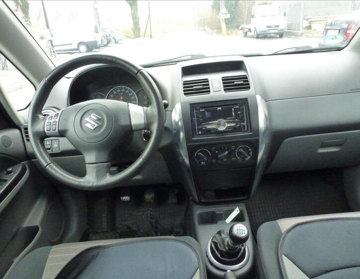 Suzuki SX4 26