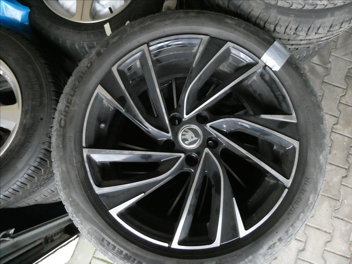 Škoda Karoq SUV / Terénní 2,0 l 110 kw