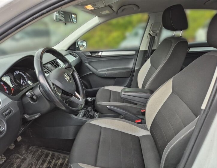 Škoda Rapid Sedan / Limuzína 999,0 70 kw