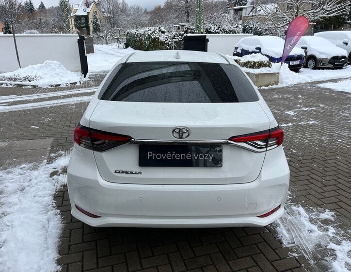 Toyota Corolla Sedan 1,5 l 92 kw