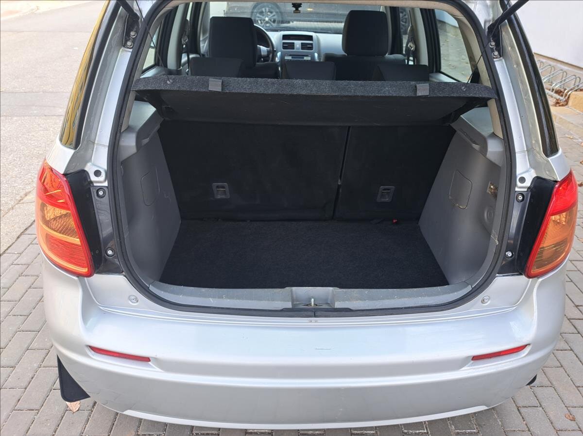 Suzuki SX4 Hatchback 1,9 l 88 kw
