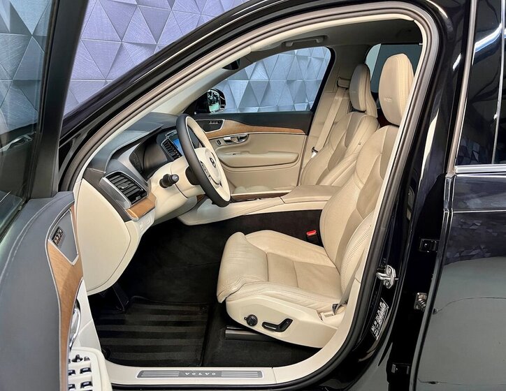 Volvo XC90 SUV 2,0 l 173 kw