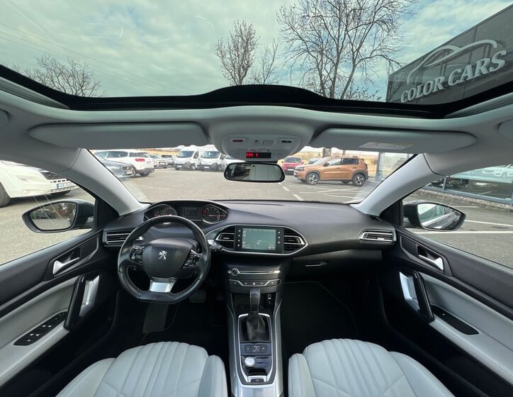 Peugeot 308 Kombi 1,2 l 96 kw