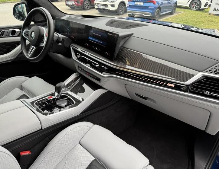 BMW X5 SUV 4,4 l 460 kw