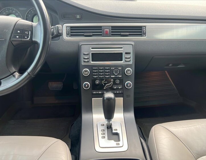 Volvo V70 Kombi 2,5 l 147 kw