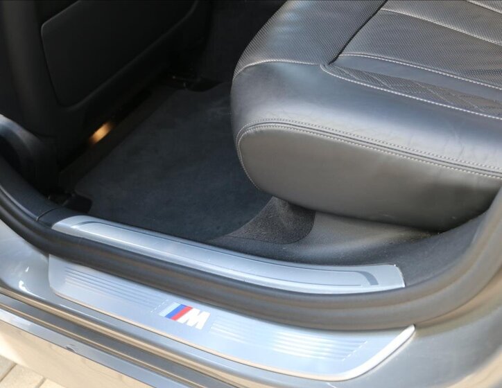 BMW Řada 7 Sedan / Limuzína 3,0 l 294 kw