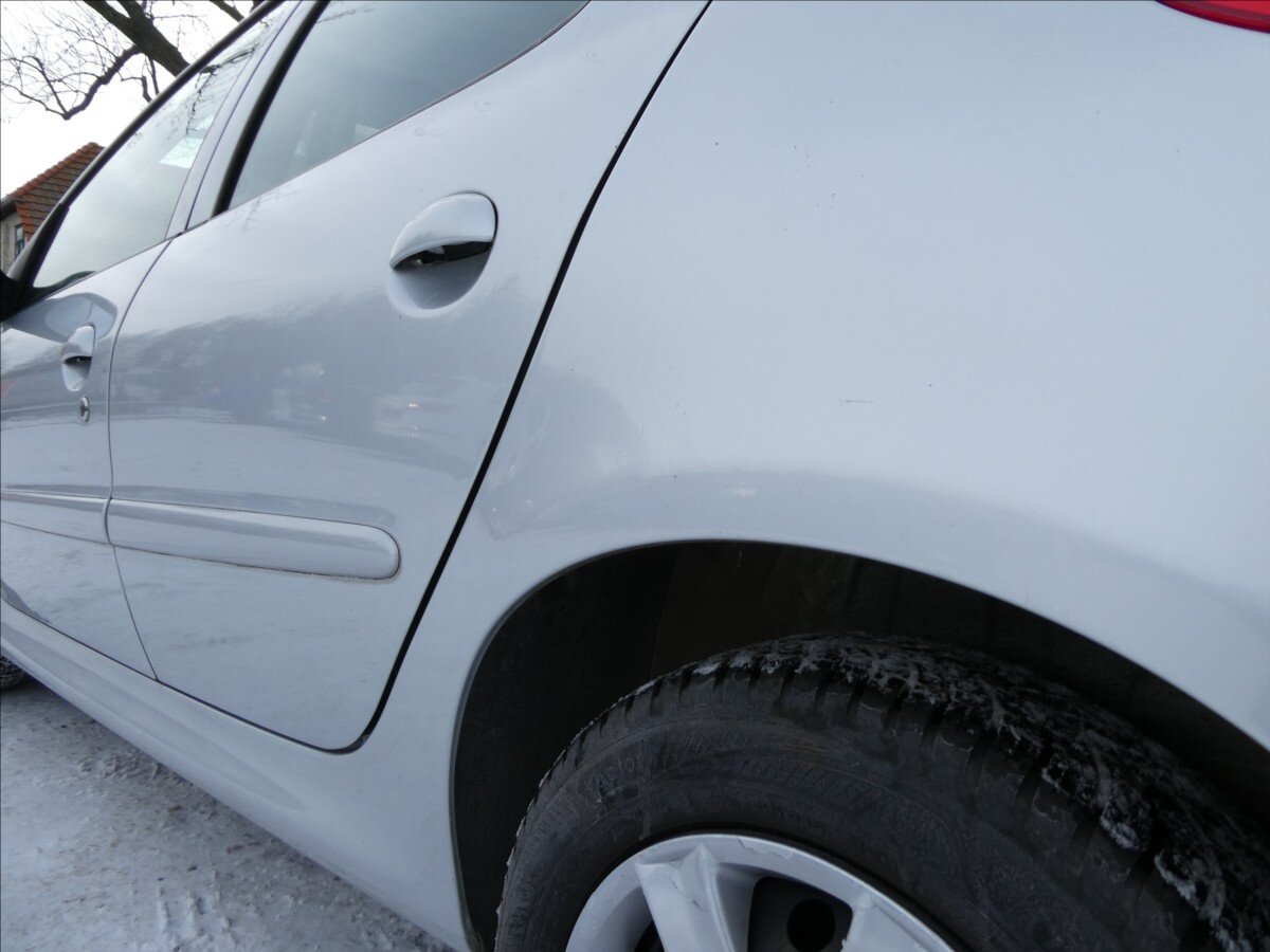 Peugeot 206 Hatchback 1,1 l 44 kw