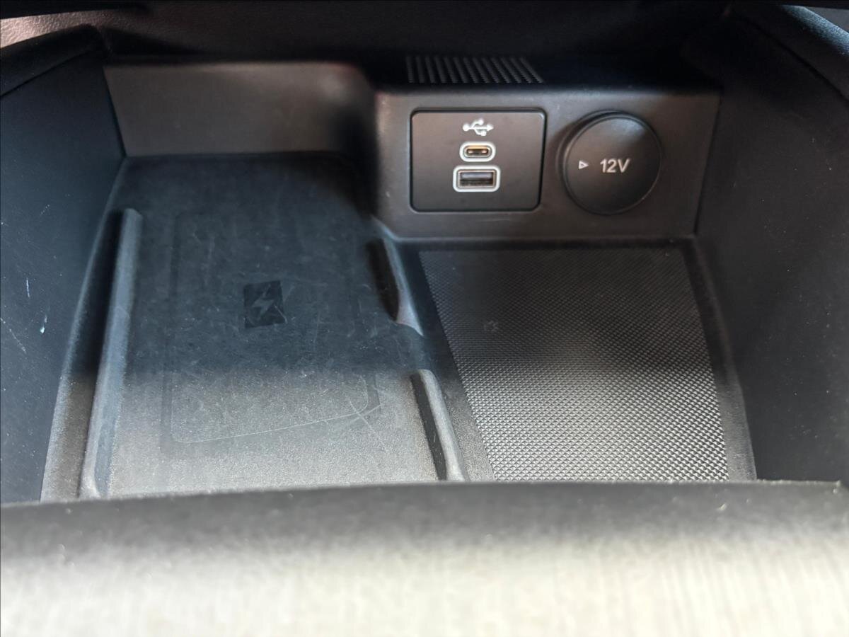 Ford Kuga SUV / Terénní 2,0 l 88 kw