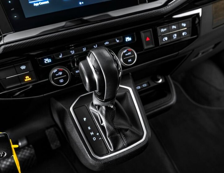 Volkswagen Multivan 18