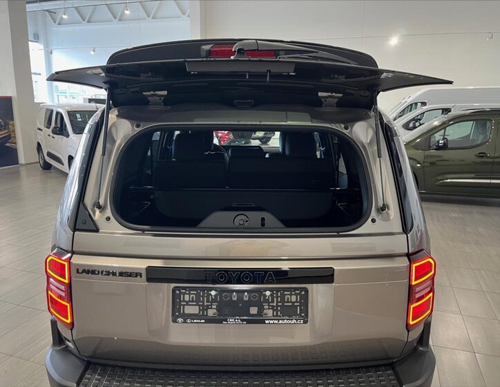 Toyota Land Cruiser SUV 2,8 l 150 kw
