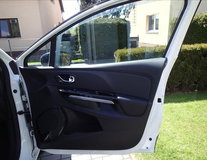 Renault Clio Hatchback 1,1 l 54 kw