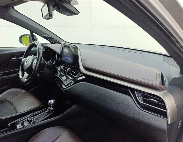 Toyota C-HR Hatchback 1,8 l 72 kw