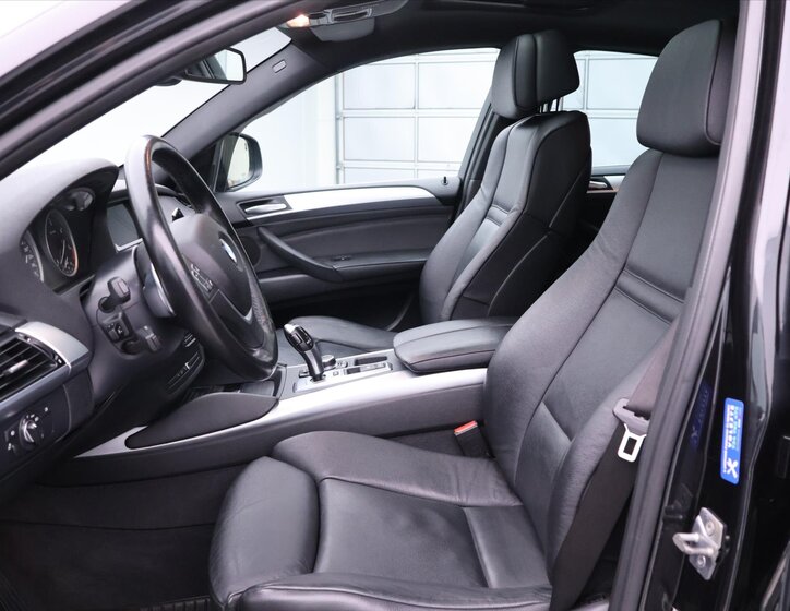 BMW X6 SUV 3,0 l 225 kw