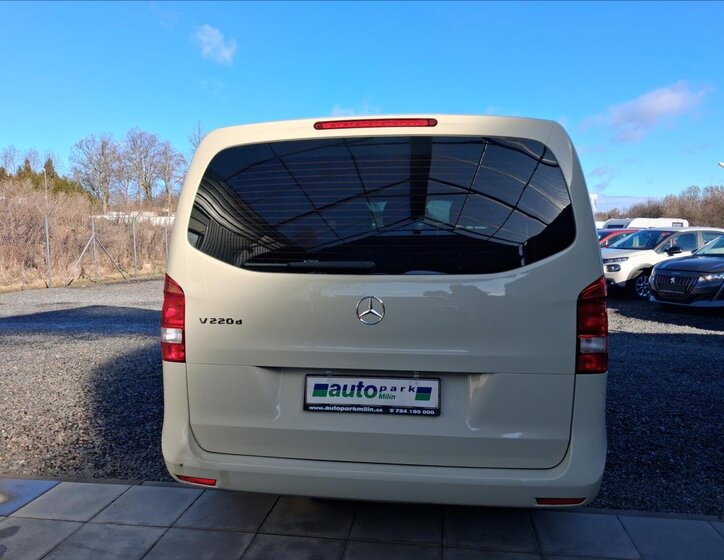 Mercedes-Benz Třídy V Kombi 2,1 l 120 kw