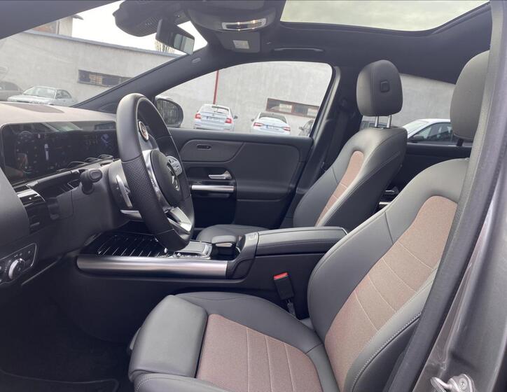 Mercedes-Benz EQA 14