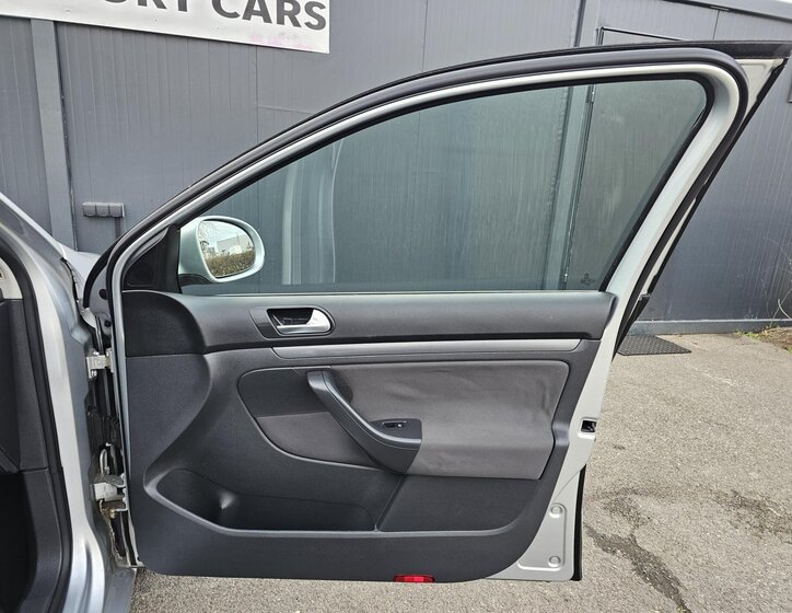 Volkswagen Golf Kombi 2,0 l 77 kw