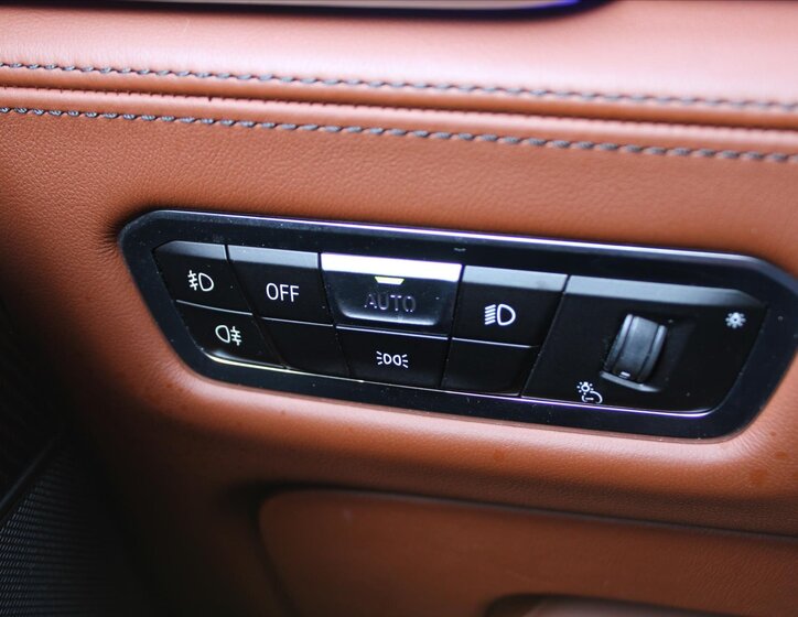 BMW X5 SUV / Terénní 4,4 l 390 kw