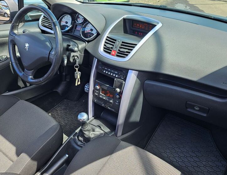 Peugeot 207 8