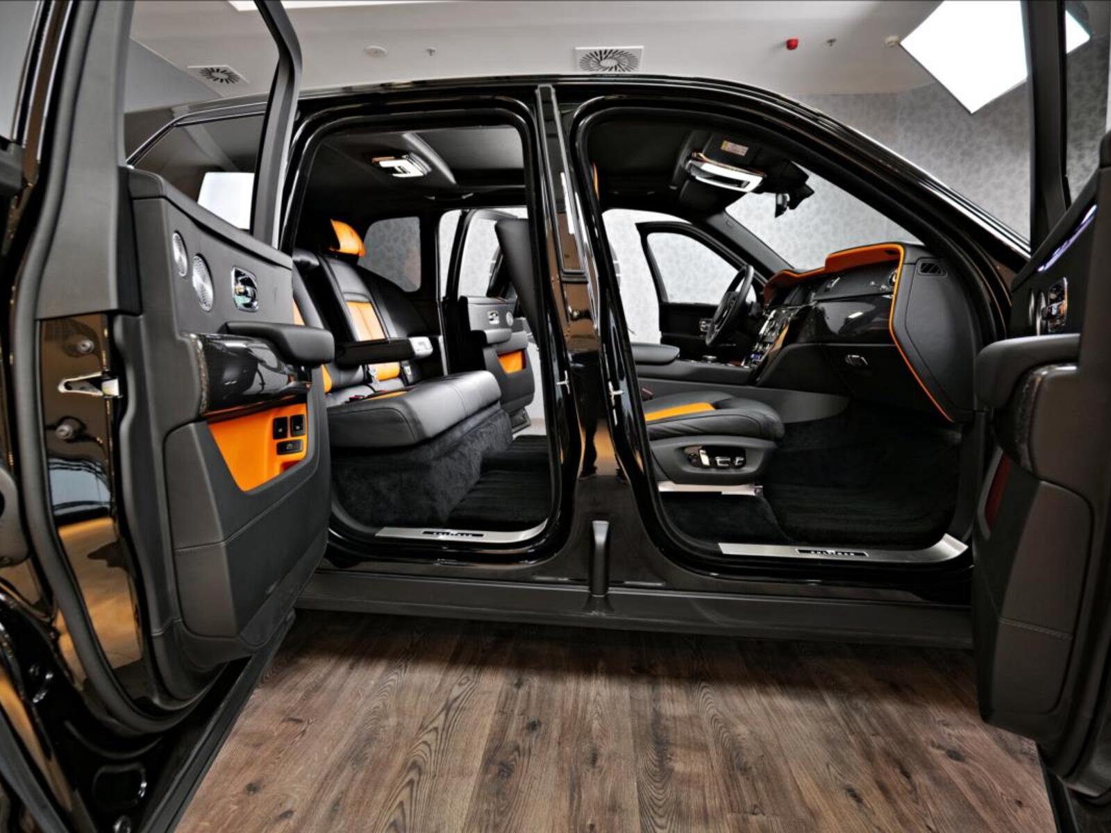 Rolls-Royce Cullinan 33