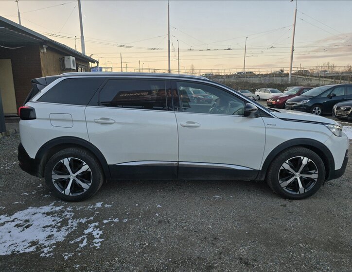 Peugeot 5008 SUV / Terénní 1,6 l 88 kw
