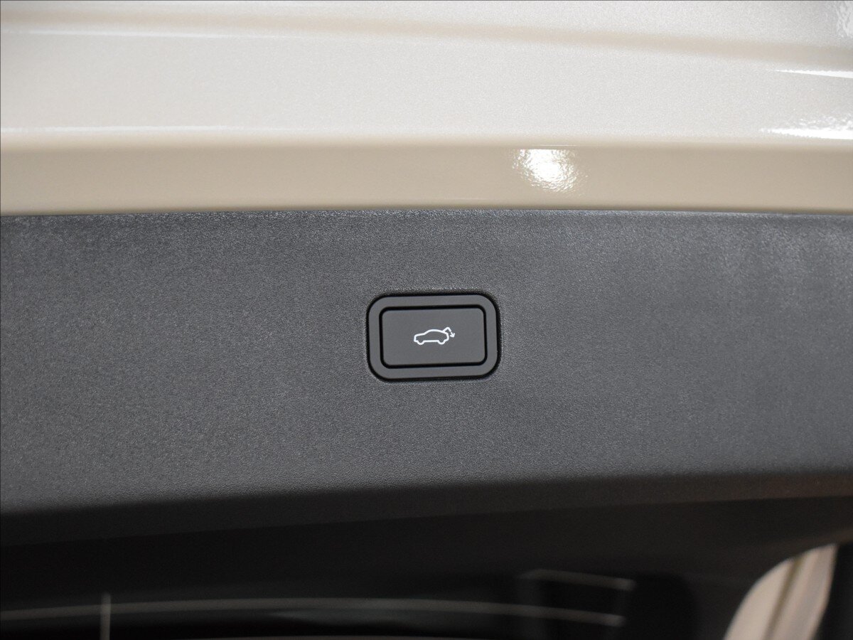 Volvo EX30 SUV / Terénní 0,0 315 kw