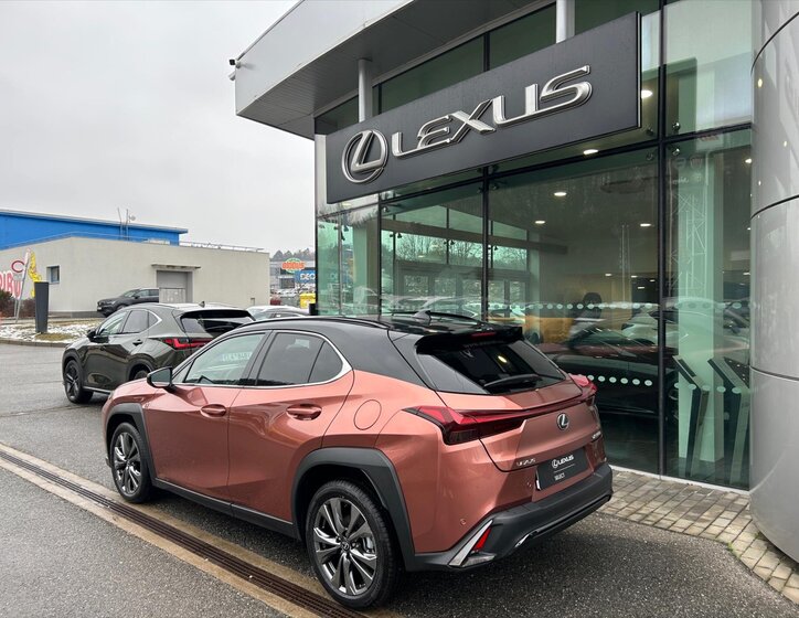 Lexus UX 300h SUV 2,0 l 135 kw