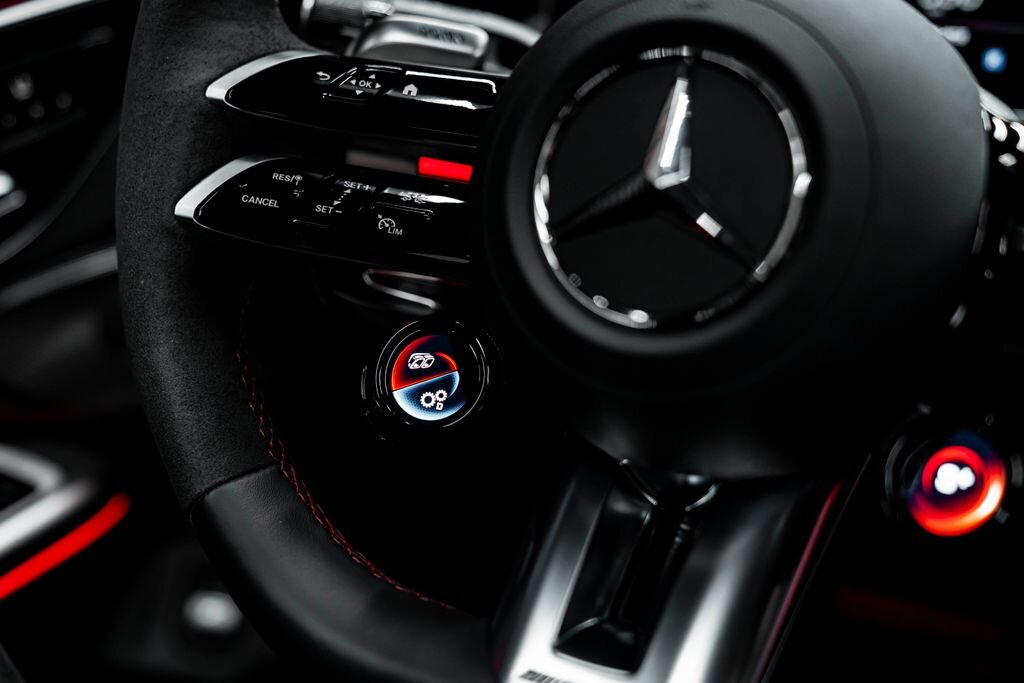 Mercedes-Benz Ostatní Kupé 0,0 330 kw