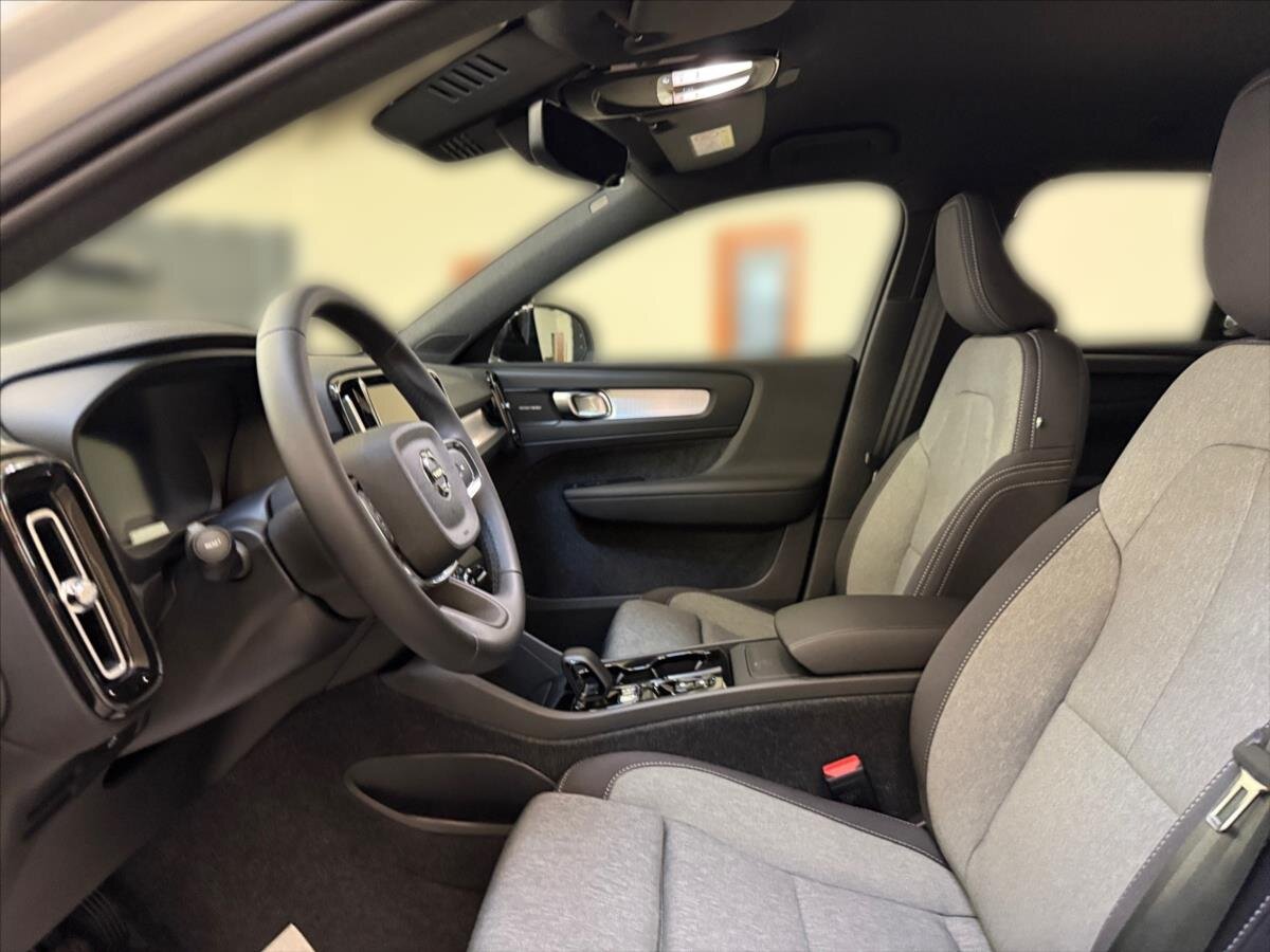 Volvo XC40 SUV / Terénní 2,0 l 120 kw
