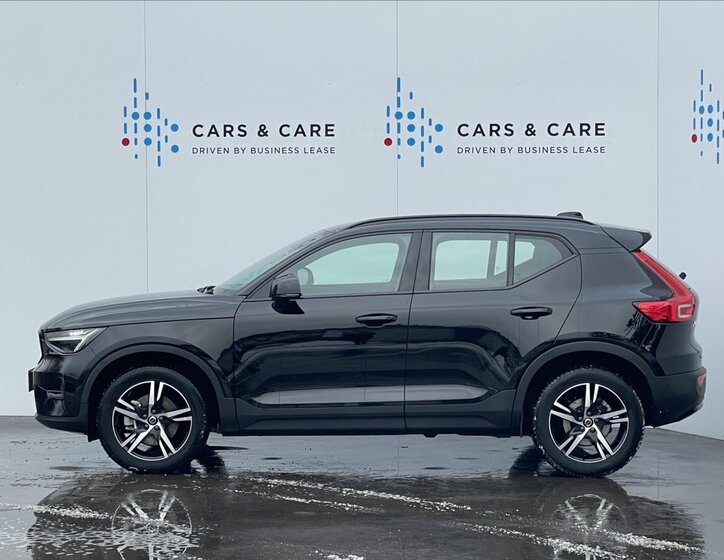 Volvo XC40 SUV / Terénní 2,0 l 145 kw
