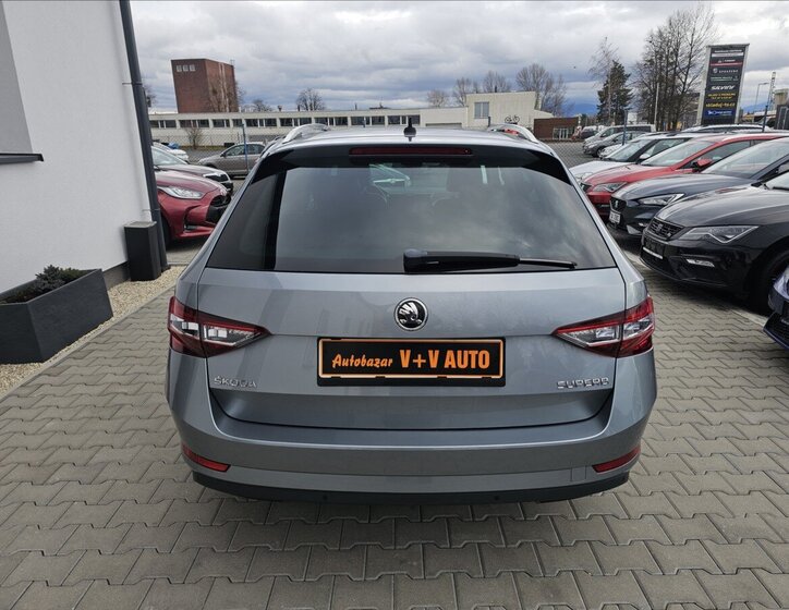 Škoda Superb Kombi 2,0 l 140 kw