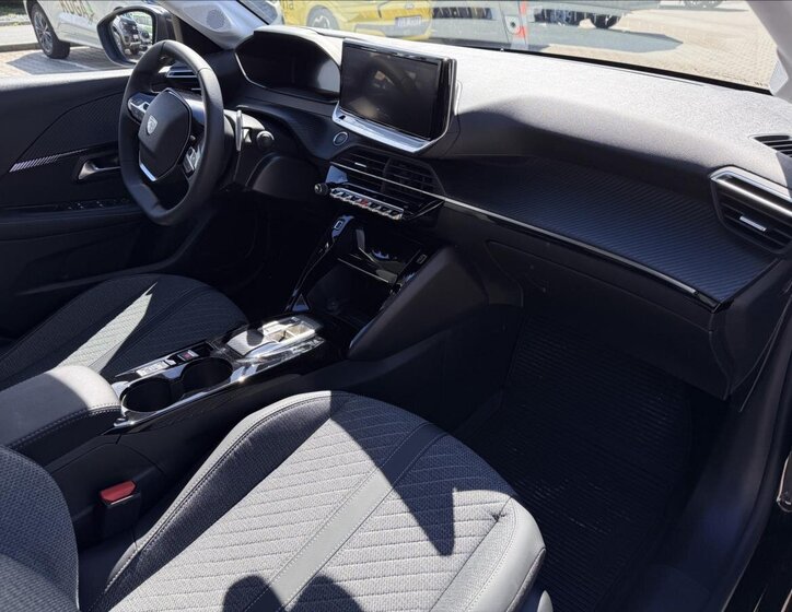 Peugeot 208 Hatchback 1,2 l 74 kw