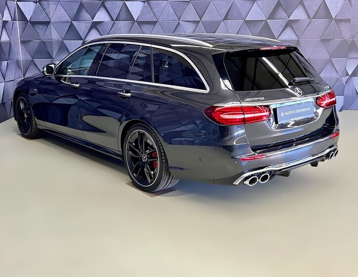 Mercedes-Benz Třídy E Kombi 3,0 l 320 kw