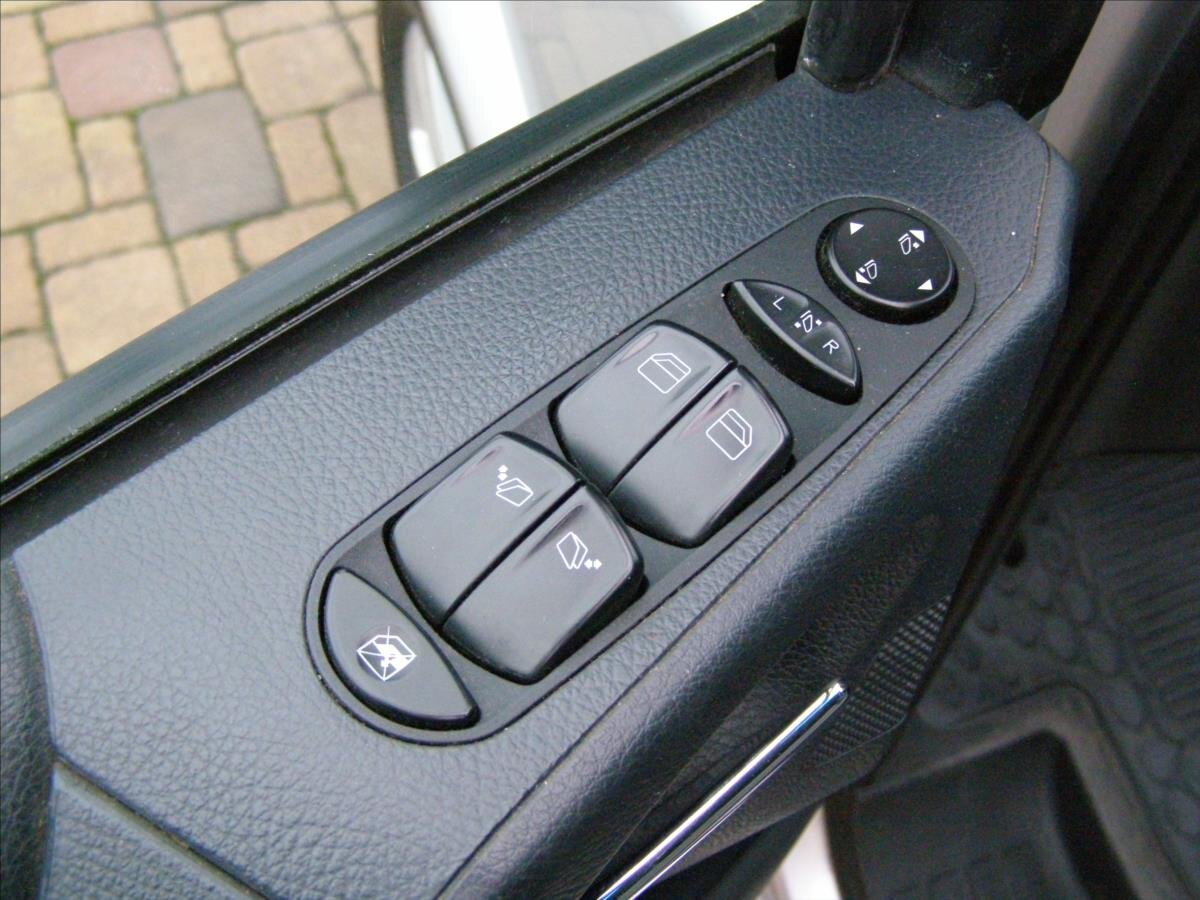 Mercedes-Benz Vito Kombi 3,0 l 165 kw